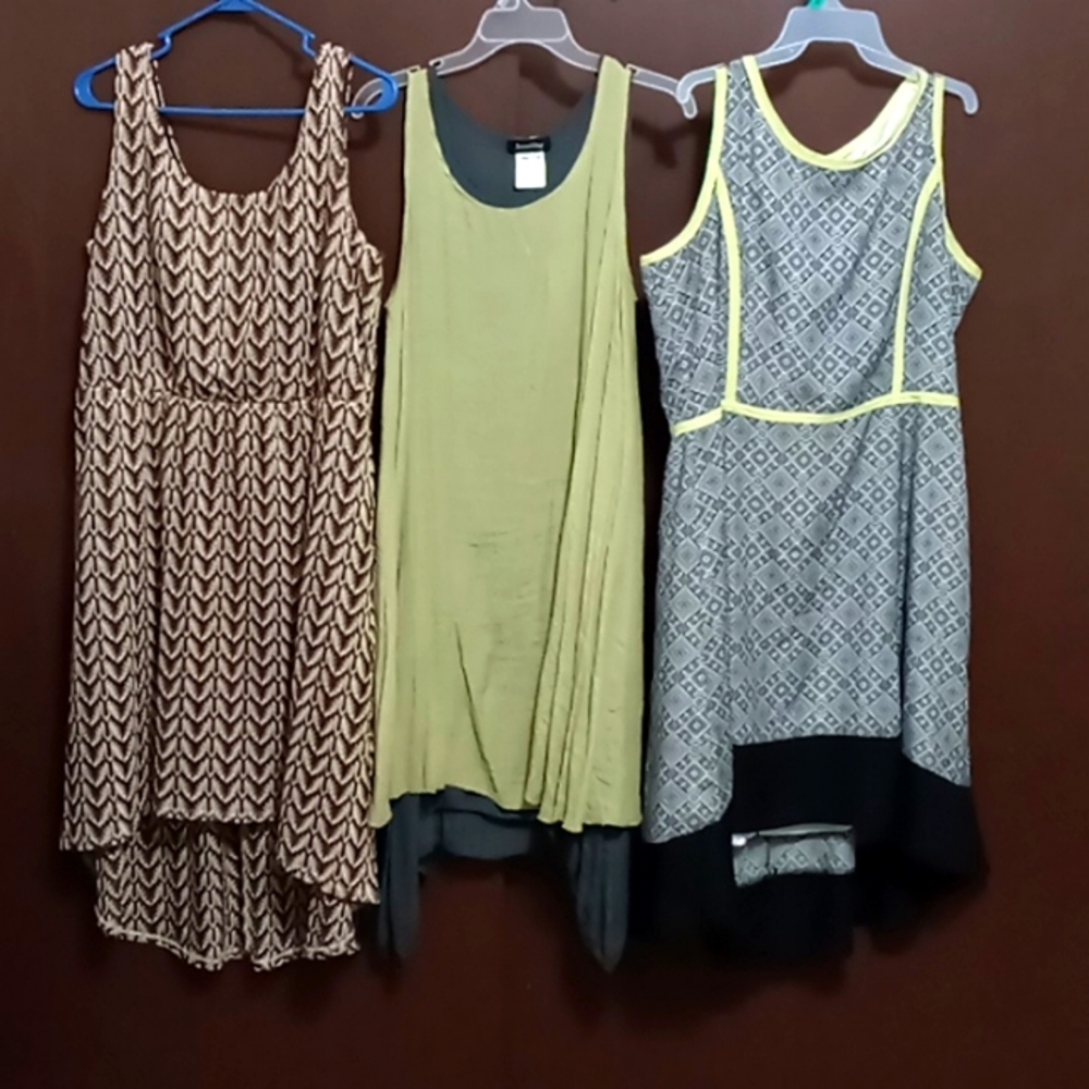 Bundle 3 dresses size XL brown, green and gray and black and white